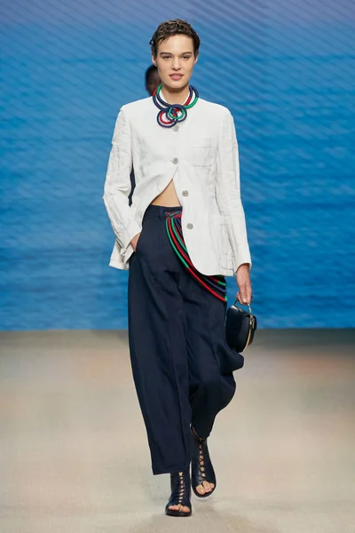 Look 5
